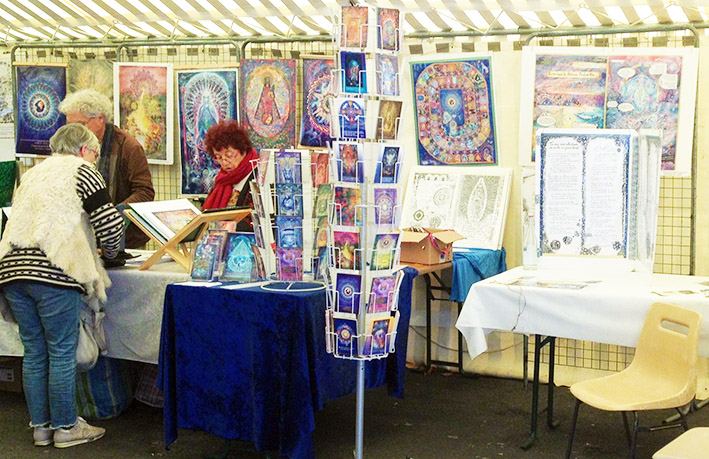 Exposition des Peintures de Myrrha pendant le 8e Ciné Forum Science & Conscience "Origine" SARLAT (24) - 6 - 7 - 8 octobre 2017