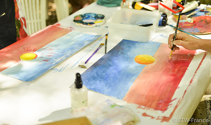 Atelier en plein air pendant le stage de Peinture de François Schlesser en 2020 - Centre AMMA TOURVES (83)